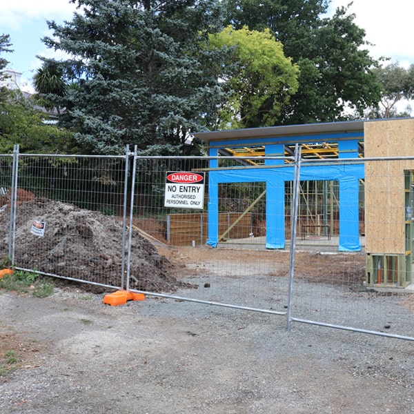 do you deliver and set up temporary fencing and what's the cost for these services in Deer Park CA